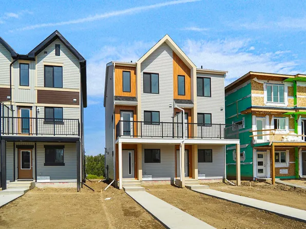 922 19th Ave NW, Edmonton, AB T6T 2K8