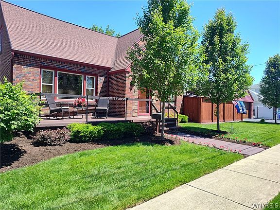 2nd image of 110 Labelle Ave
