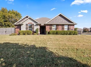 3090 W Ika Ln, Fayetteville, AR 72704