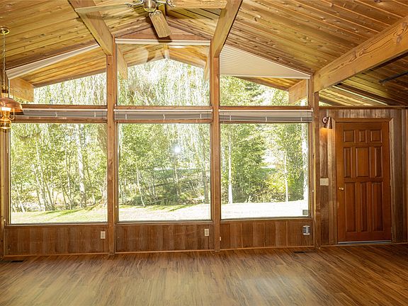 2nd image of 5671 Kootenai River Rd
