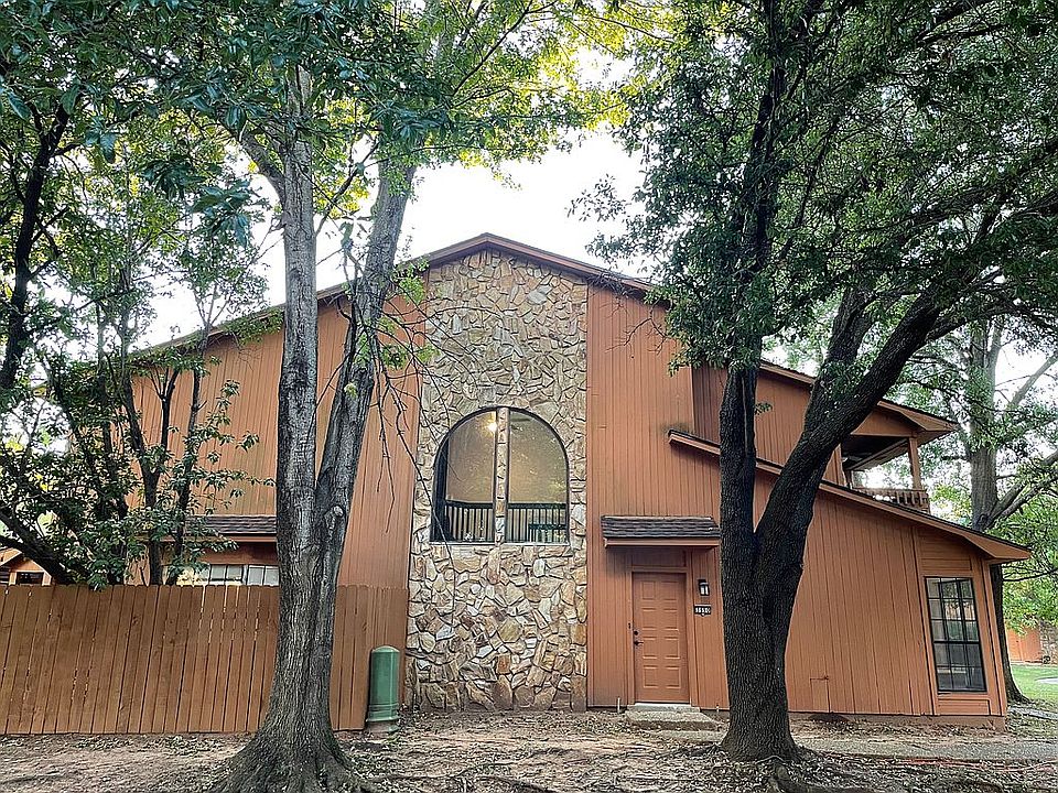1st image of 3650 Park Trail Dr