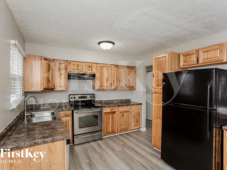 418 Andrea Dr — Photo 6