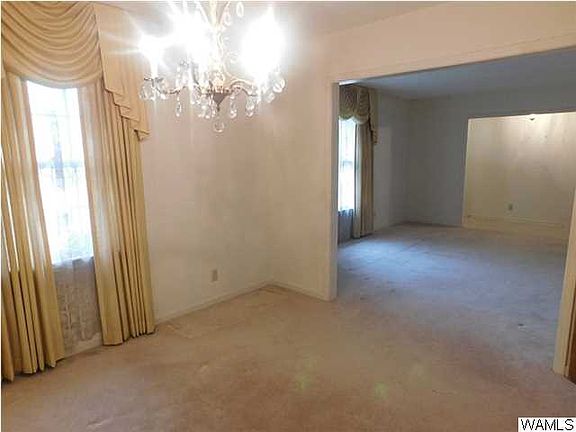 4th image of 4923 10th Ave E