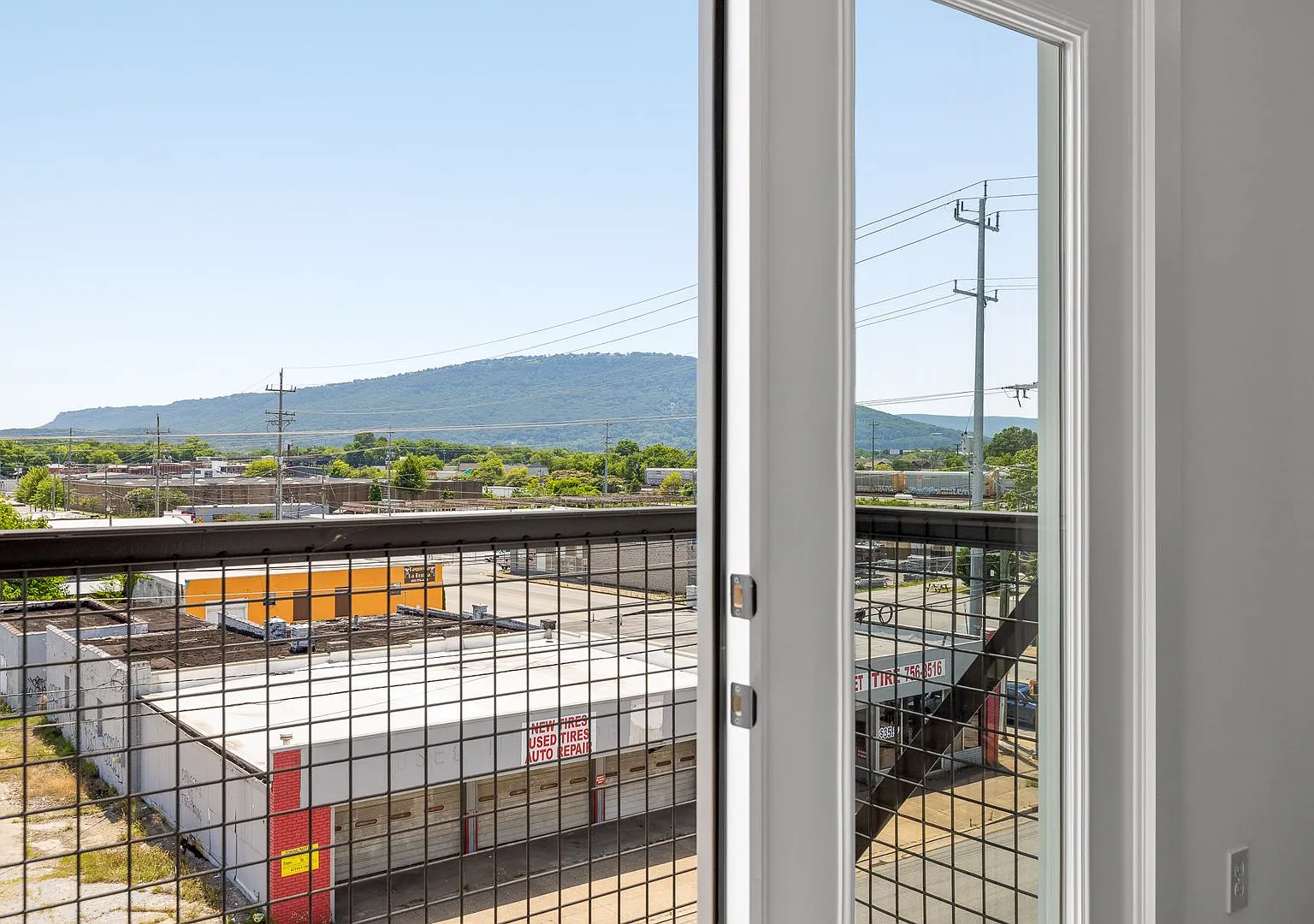 East Line Apartments | Modern Studio Apartments in Downtown Chattanooga — Photo 4