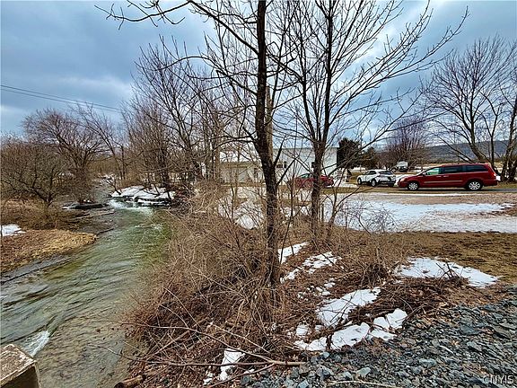 3rd image of 4869 East Rd