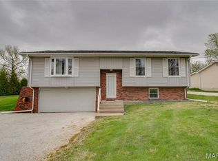 935 Forest St, Jerseyville, IL 62052