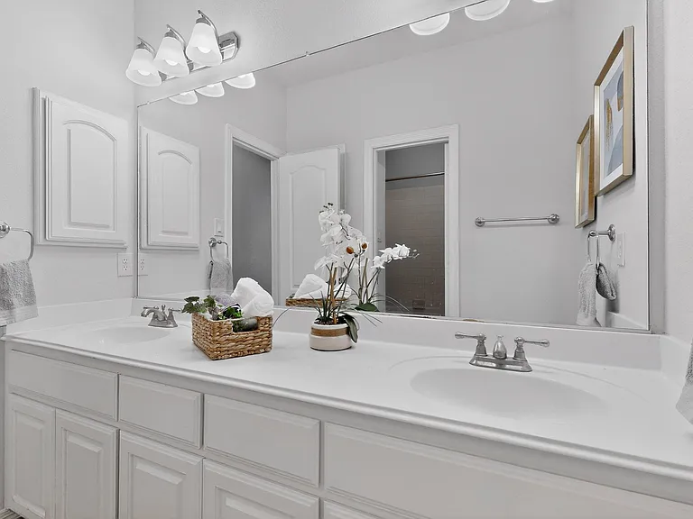 100 Shumard Ct — Photo 11