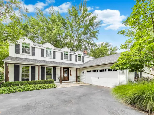 1562 Burning Trl, Wheaton, IL 60189