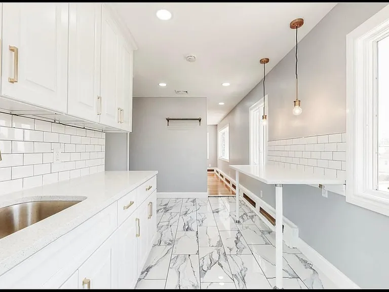 1410 Harrison St #2 — Photo 1