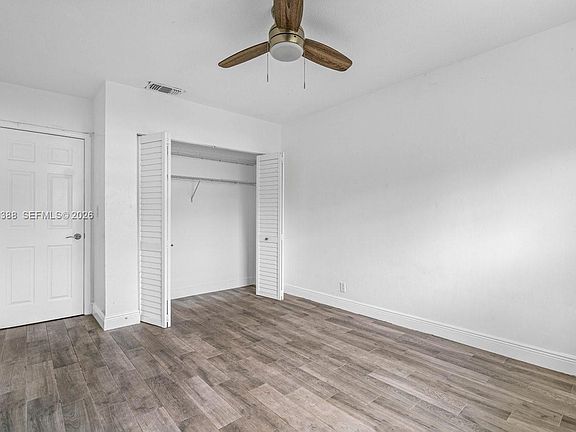 4th image of 260 NW 19th St APT 26