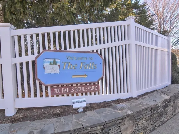 200 Falls Blvd Unit F108, Quincy, MA 02169