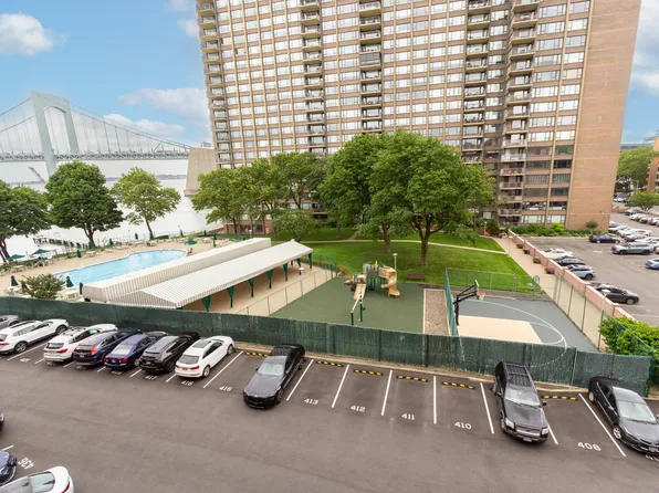 162-41 Powell Cove Boulevard image 18 of 25