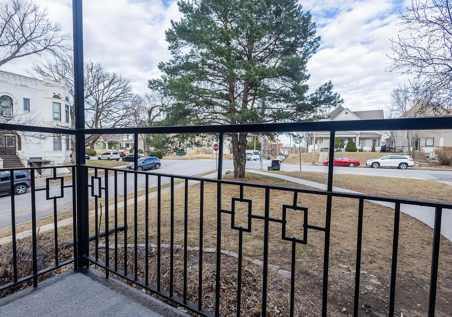Dwight Apartments — Photo 4