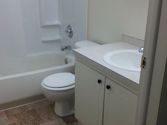 5th image of 1502 Rosemary Ln APT A