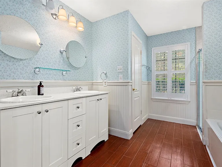 2415 Parkwood Ln — Photo 26