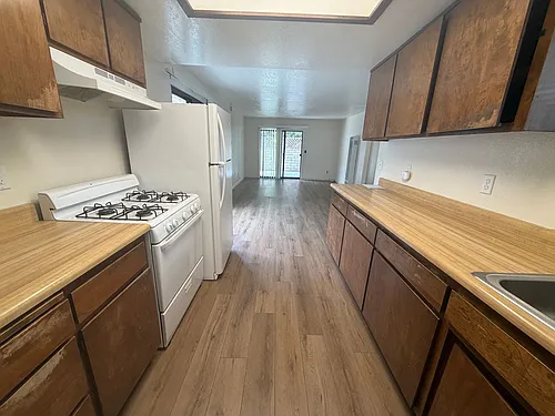5296 Traffic Way Photo 1