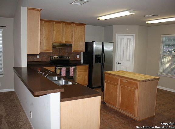 5th image of 1031 Magnolia Crst