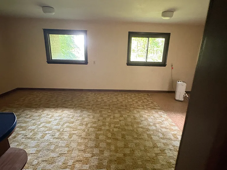 370 E Loveland Ave — Photo 14