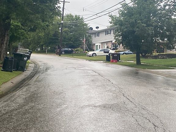 5th image of 950 Patricia Ln