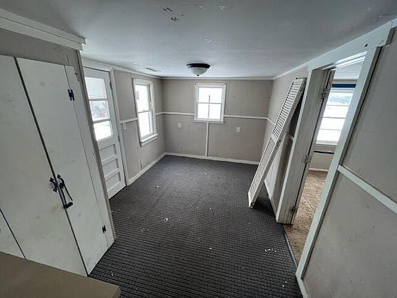 3rd image of 1228 Parkway St