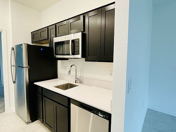 3rd image of 905 Citrus Reserve Blvd #B