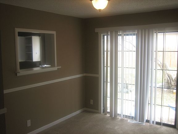 3rd image of 833 N 81st St