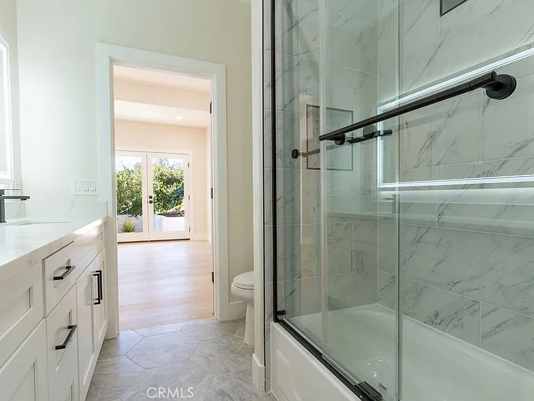 2850 Zell Dr — Photo 53