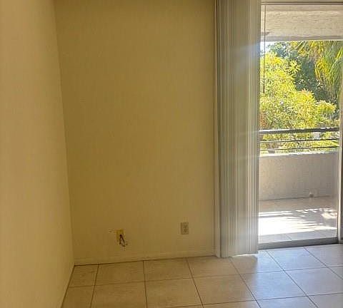 2nd image of 951 Lyons Rd APT 6204