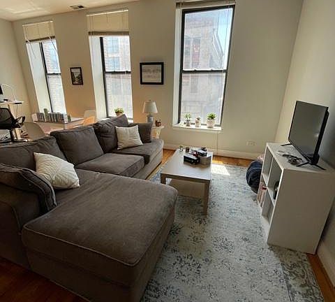 5th image of 1457 N Milwaukee Ave #2C