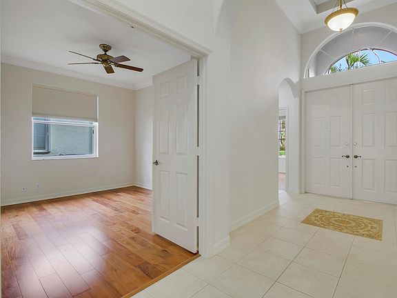 4th image of 6815 SE Twin Oaks Circle