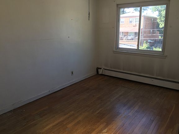4th image of 2452 Wilson Ave