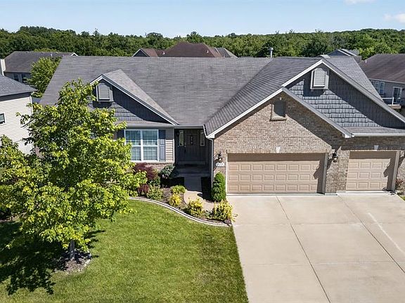 3rd image of 202 Andrea Lynne Dr