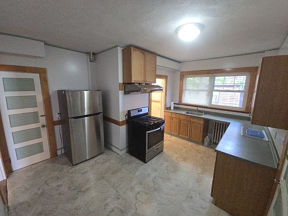 4th image of 49 Parsons St #1