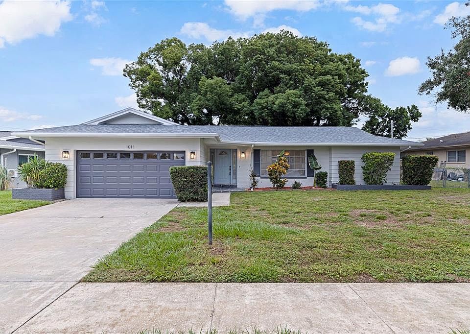 1st image of 1011 MACRAE AVENUE