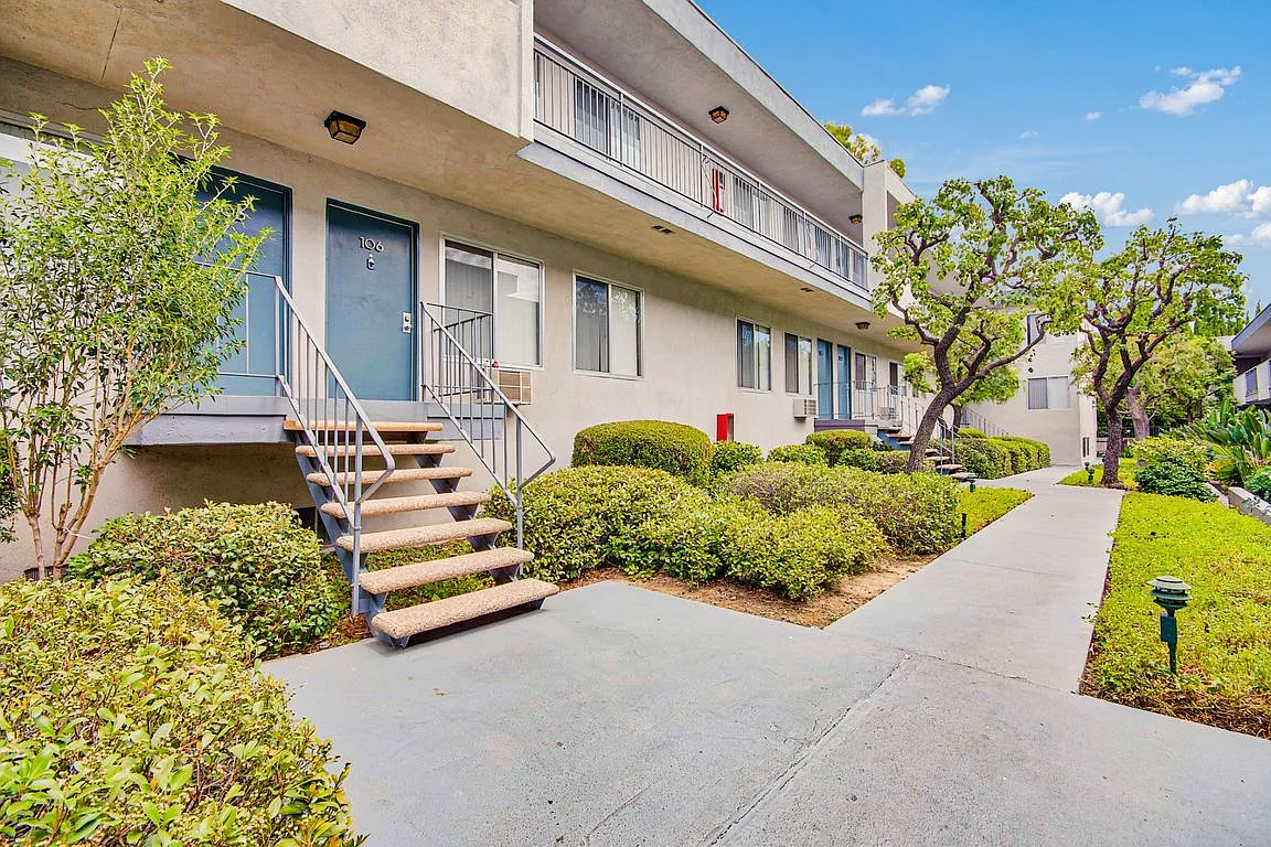 Malibu Apartments — Photo 3