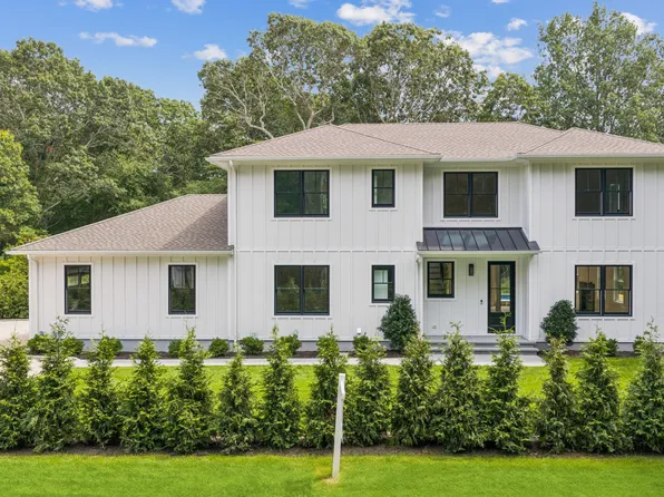20 Roosevelt Ave, Southampton, NY 11968