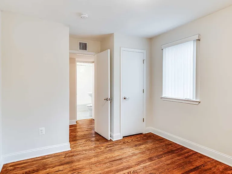 Parkview Manor — Photo 9