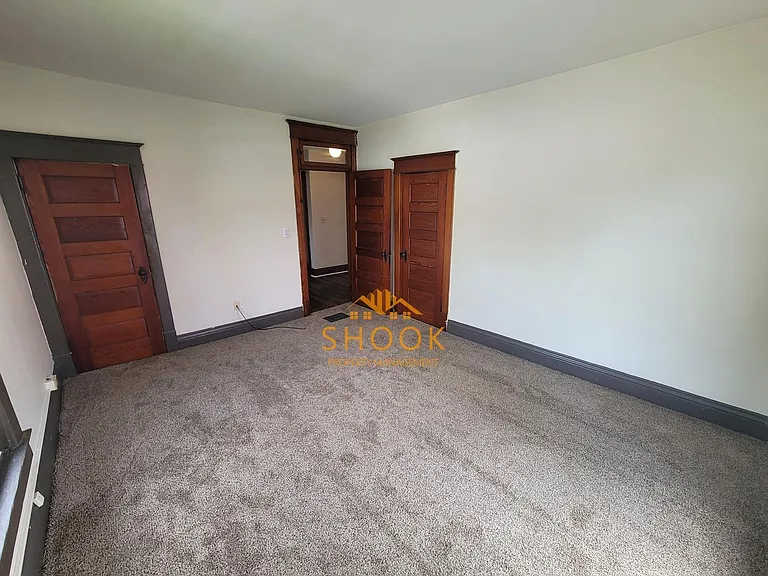 104 S 7th St — Photo 14
