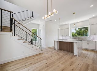 1032 W 17th St #A, Houston, TX 77008