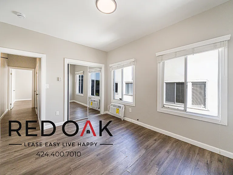 816- 822 S Park View St — Photo 33