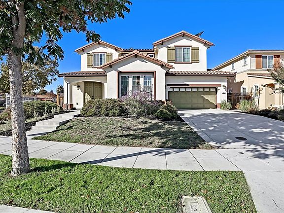 2nd image of 751 Toyon Ave