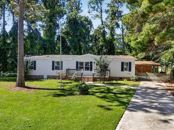 131 Blackberry Ln, Summerville, SC 29483
