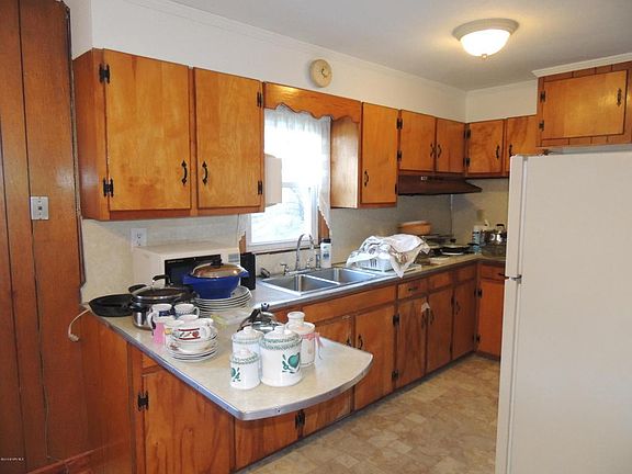 3rd image of 5495 Thornspring Heights Ln
