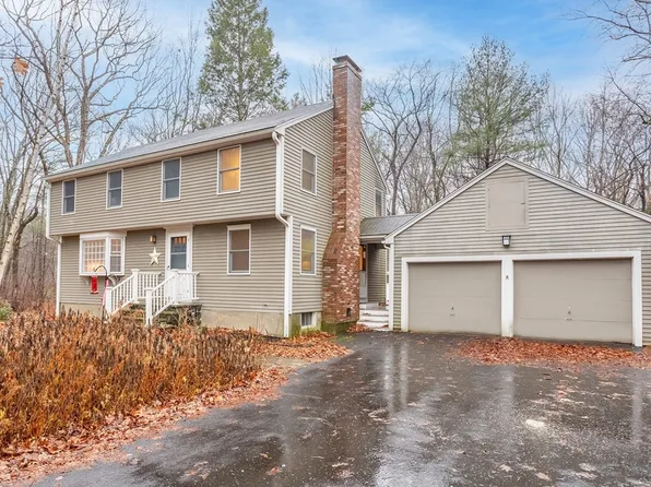 30 Robbins Dr, Carlisle, MA 01741
