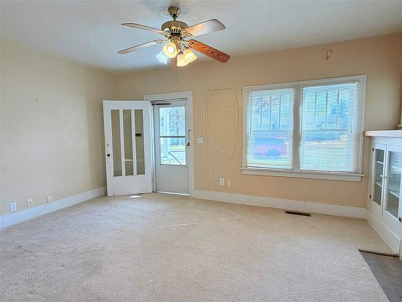 3rd image of 118 Hill Ave