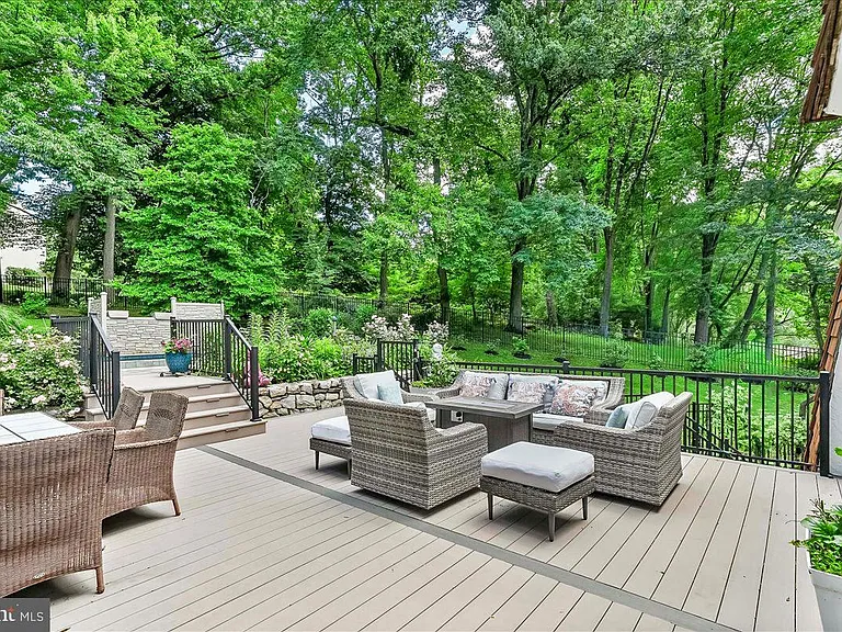 482 Gypsy Ln — Photo 41