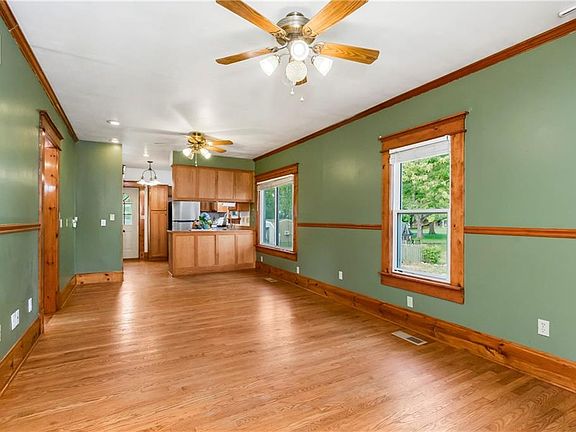5th image of 602 Park St