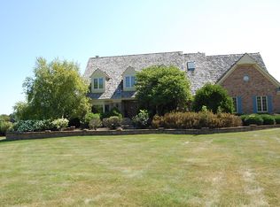 6N225 W Ridgewood Ln, Saint Charles, IL 60175