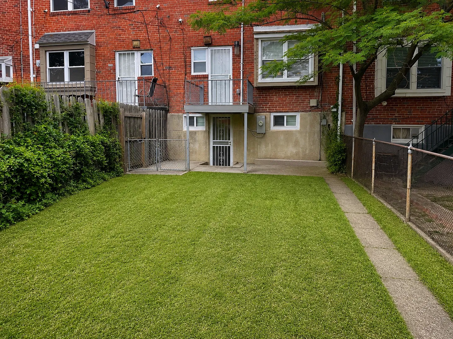 4 bed, 1178 sqft, $2,850 — Photo 3