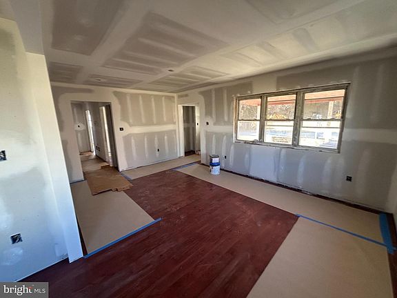 5th image of 17 Ridley Dr